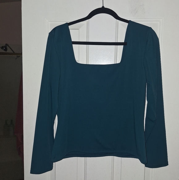 Express Body Contour Top - Picture 5 of 9